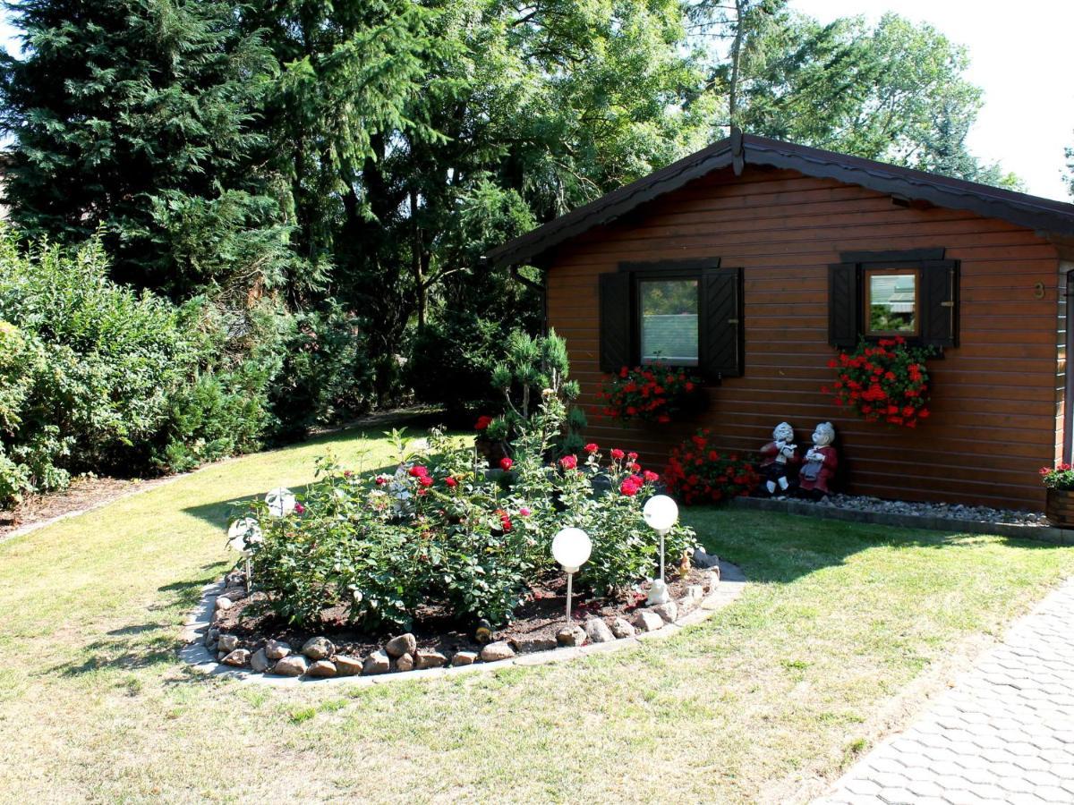 Pretty Bungalow In Neubukow With Garden, Roof Екстер'єр фото
