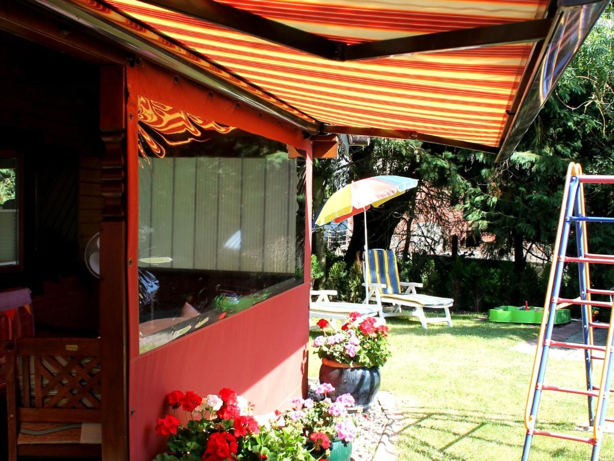 Pretty Bungalow In Neubukow With Garden, Roof Екстер'єр фото